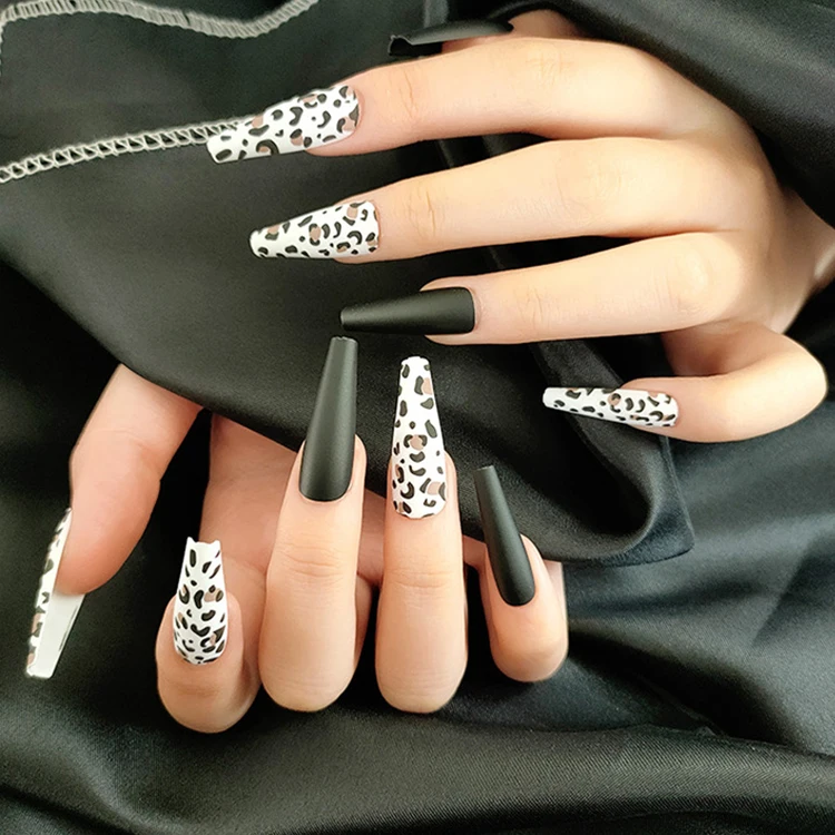 

High quality ABS 24pcs/box matte black leopard grain removable false nail