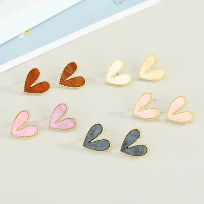 

Newest Simple Multi Color Resin Heart Stud Earrings Geometric Acrylic Love Heart Stud Earrings For Girls