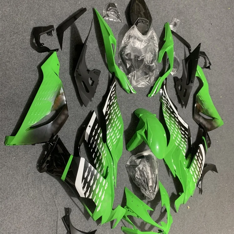 

2021 WHSC Characteristi Painted With Wonderful Gloss Green And Black Color Motorcycle Body Kit For KAWAASAKI NINJA400 2018-2020, Pictures shown