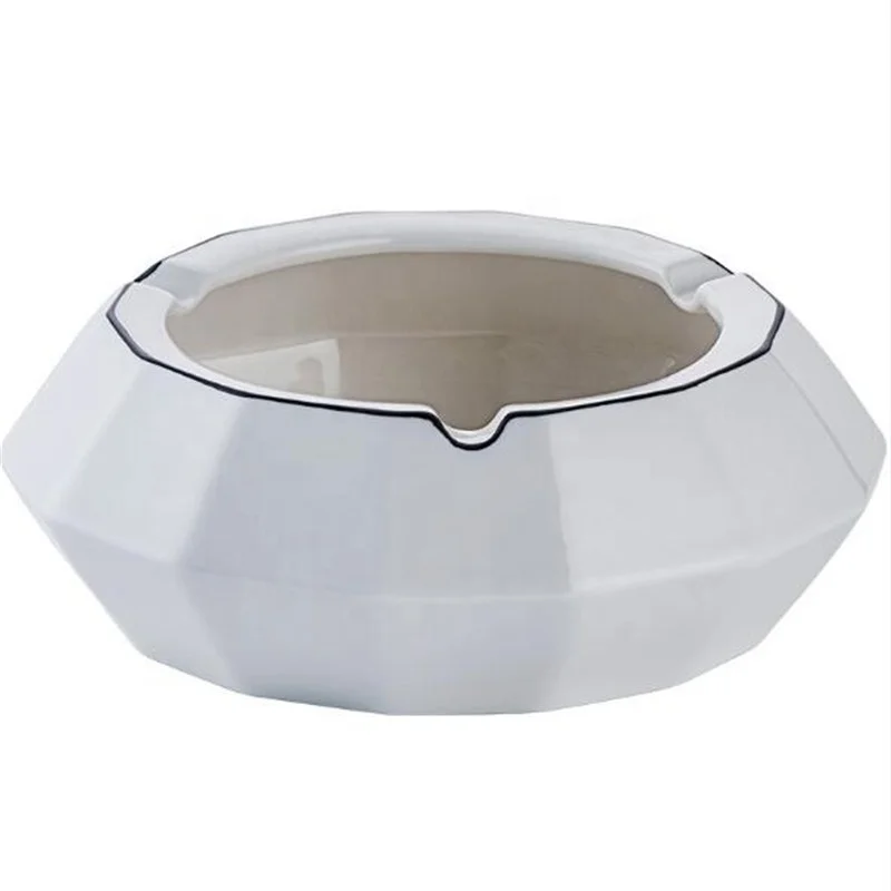 

Ceramic Simple Large Capacity Design Convenient Ashtray Multifunction Practical Household Ashtray, White