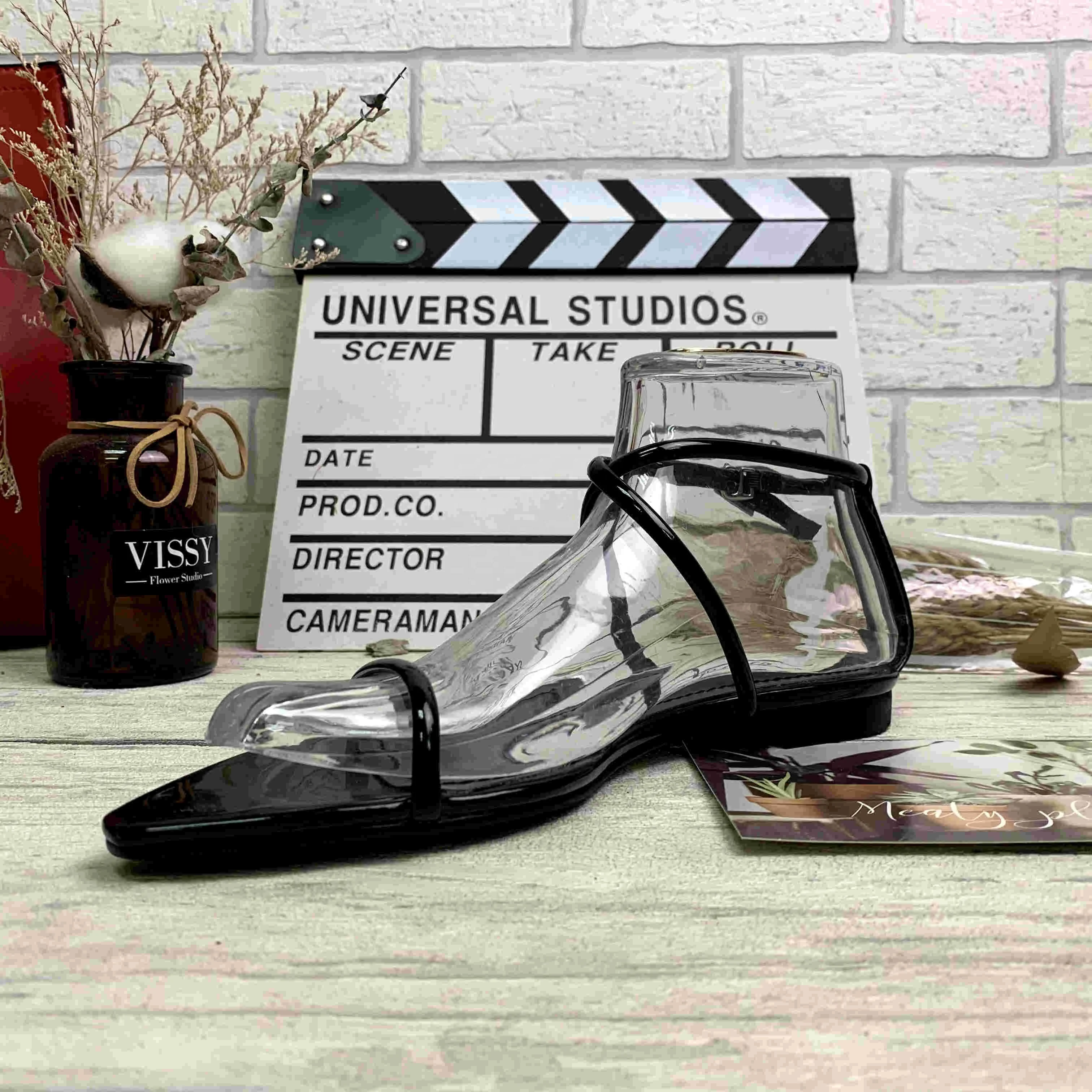 

2021 spring new pointed toe low-heeled buckle women's shoes large size wholesale in Europe and America, Black