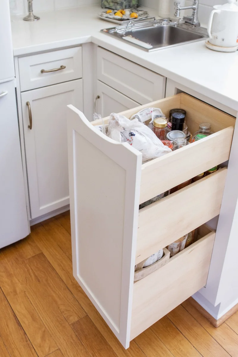 Pull Out Tray Design