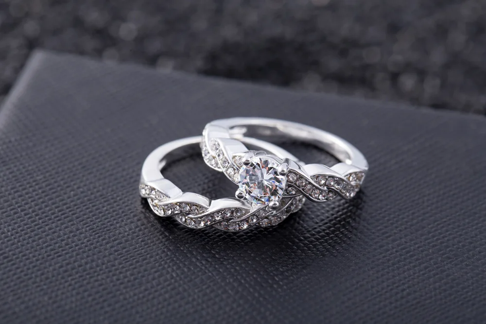 Vogue Latest A Pair Engagement Ring Wedding Ring Zircon Diamond Women ...