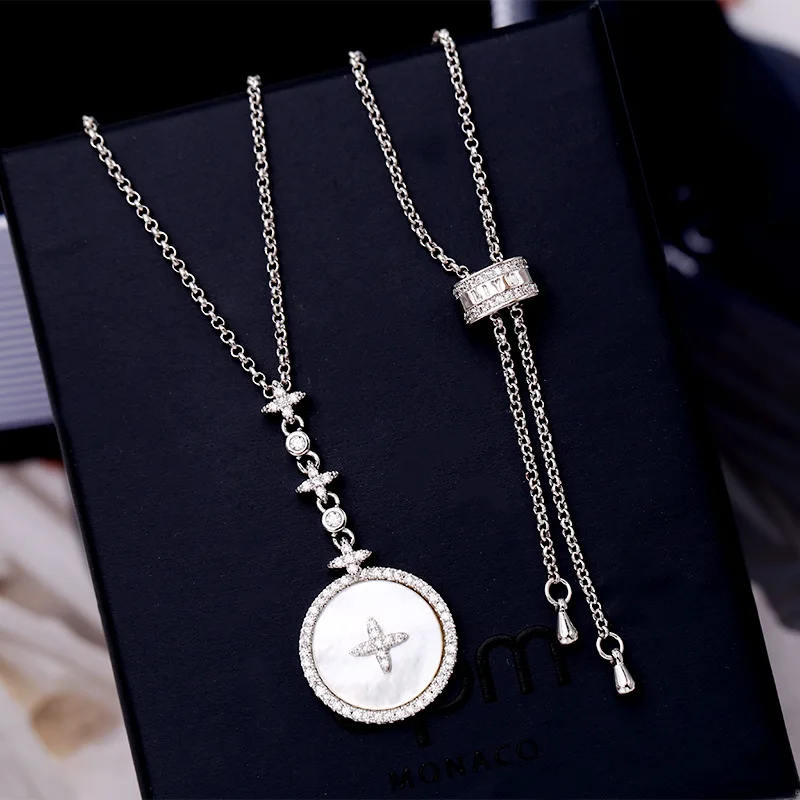 

Fashion simple versatile copper inlaid zircon Fritillaria Star Necklace Disc Necklace ladies temperament high grade jewelry