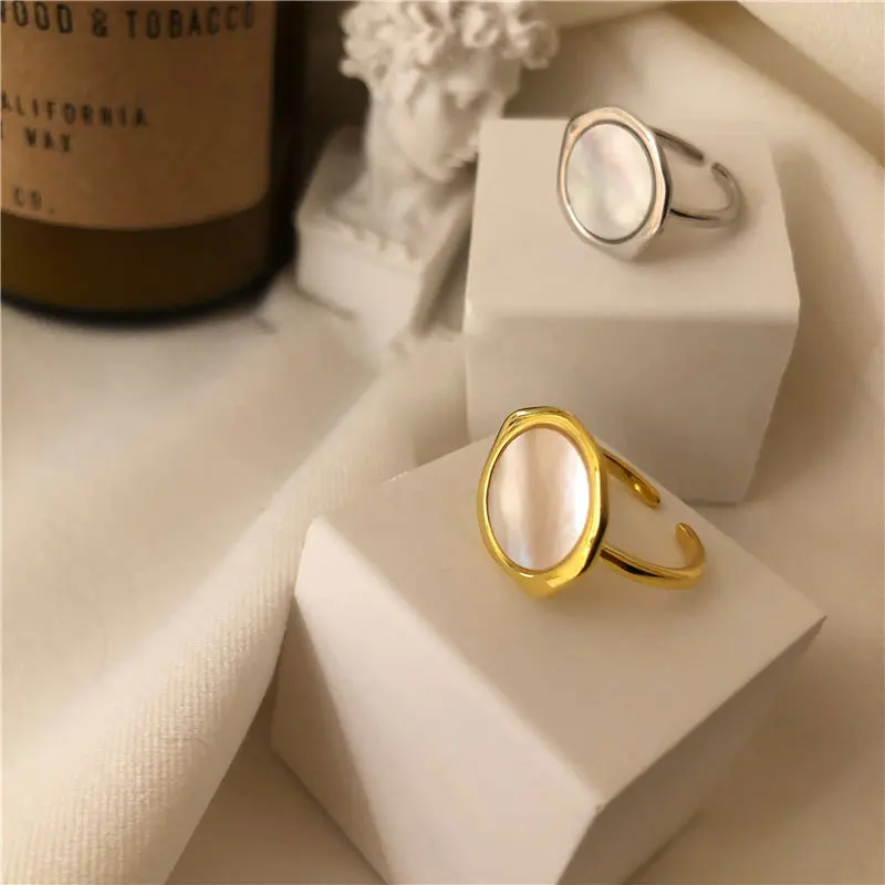 

2021 Fashion Bohemian Adjustable Round White Shell Rings 14k Gold Irregular Shell Opening Ring
