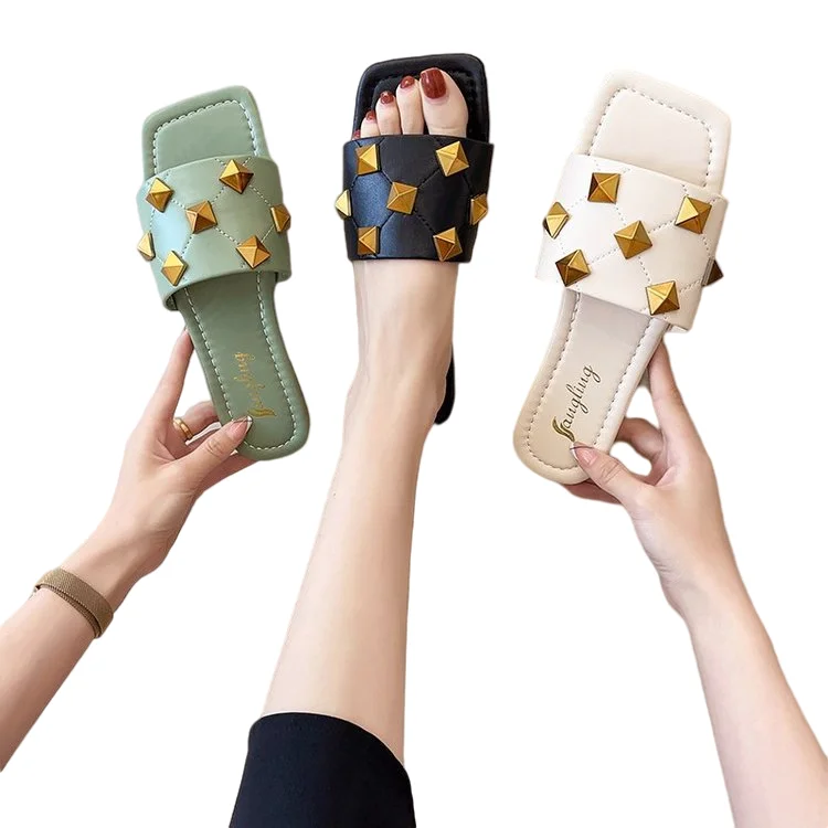 

2021 Women's Bling Sandals Summer Rivet Shoes Ladies Jelly Slides Flat Sandals For Women