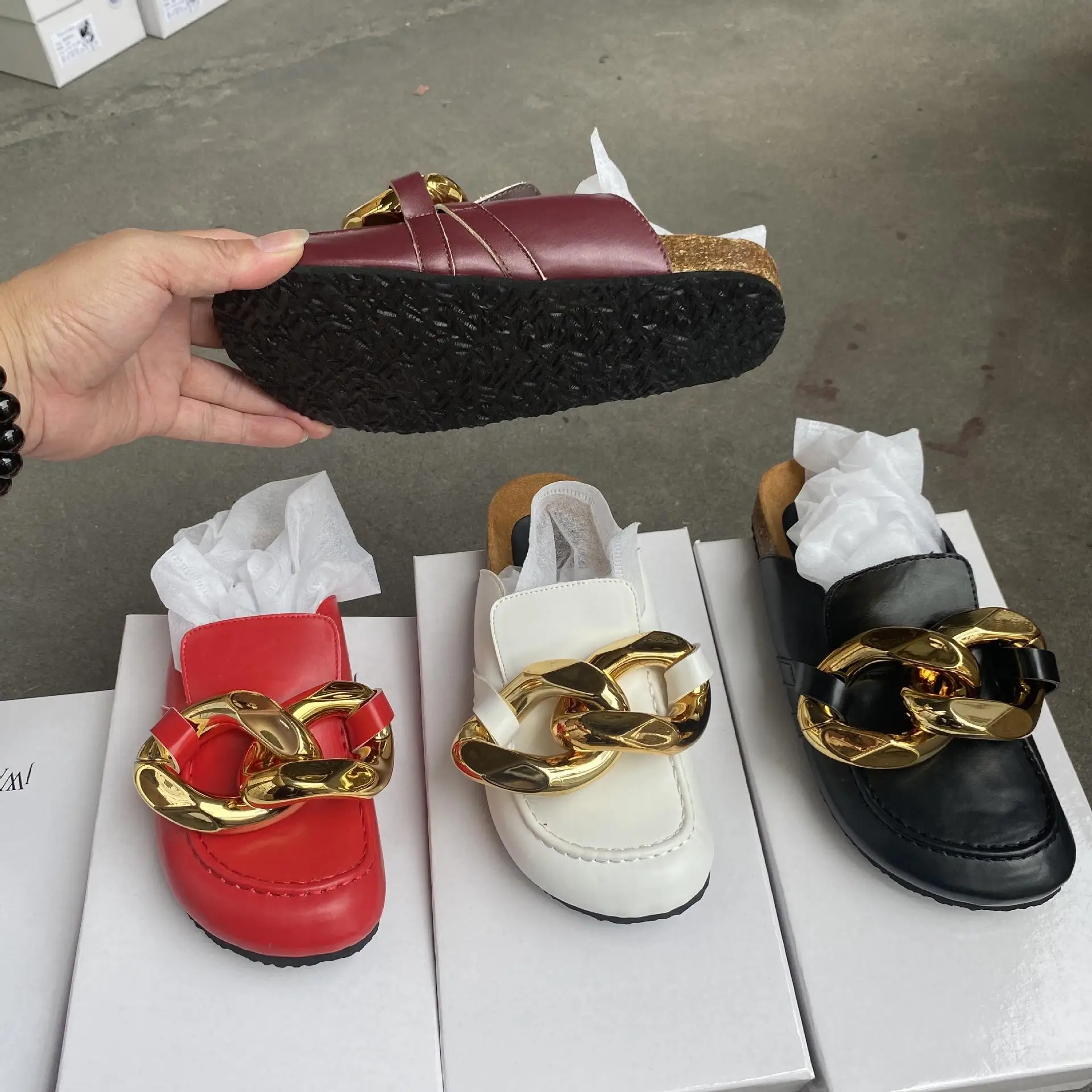 

Baotou Women's Slippers Golden Chain Temperament and Comfortable Flat-bottomed Ladies Slippers, Customized color