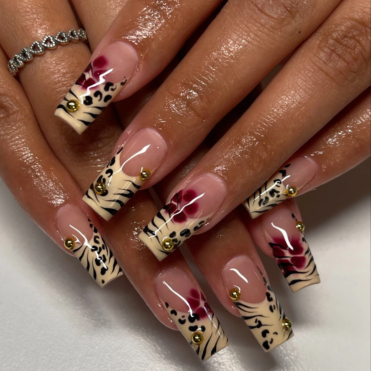 24 Pcs French Leopard Print Glitter Rhinestone Red Flower Square Acrylic Press on Nails Artificial Fingernails False Nails 3543