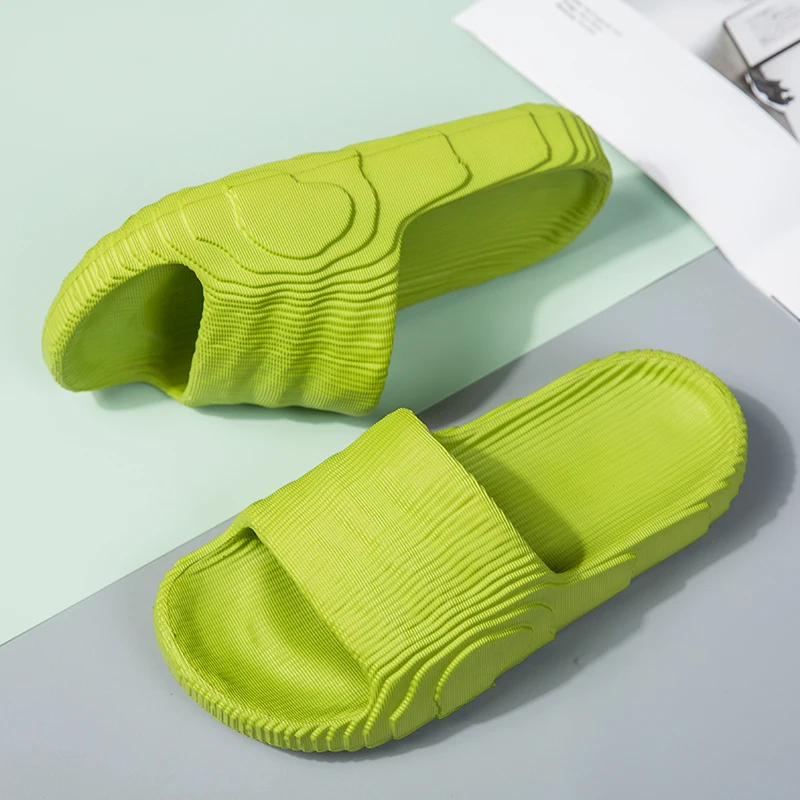 

2022 Summer Fashionable Beach Sandals Women and Ladies Comfortable Custom House Slippers