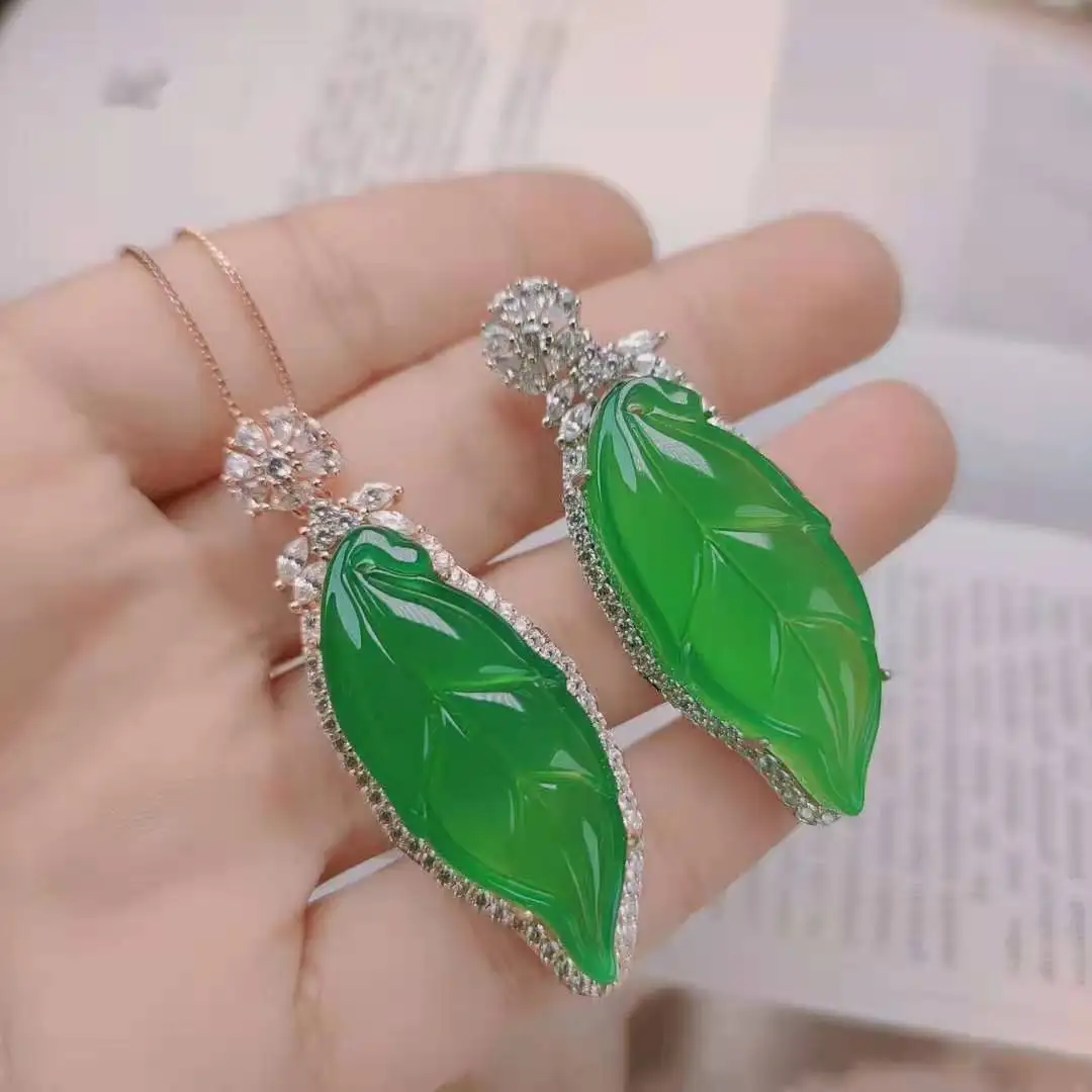 

Certified 925 Silver Inlaid Chalcedony Leaf Pendant New High Ice Green Chalcedony Willow Leaf Necklace Factory Wholesale