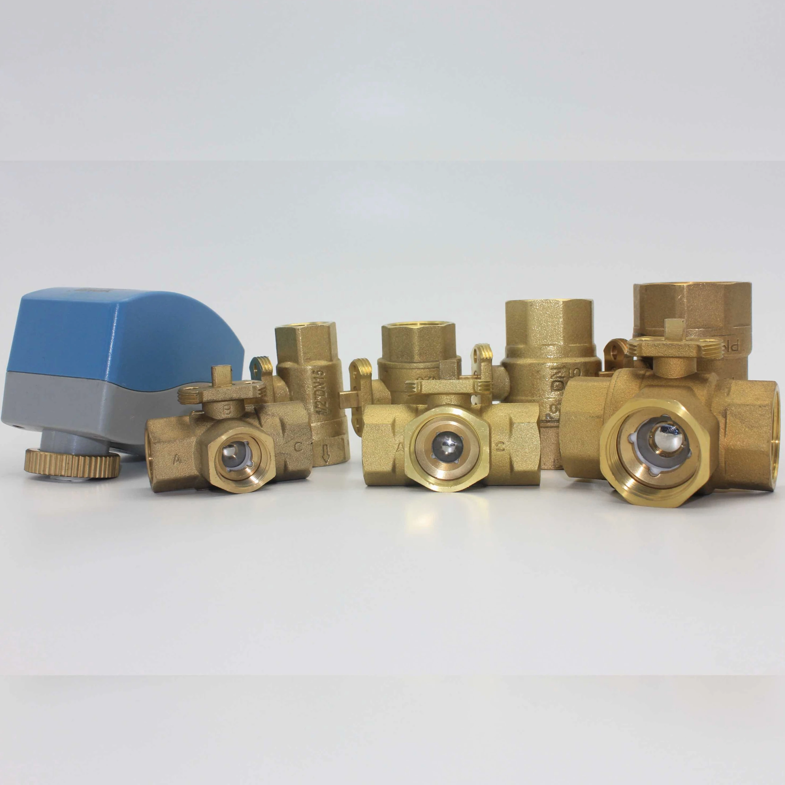 
DN15/20/25/32 2 way 3 way motorized brass water valve with 220v motor electric drive for HVAC 
