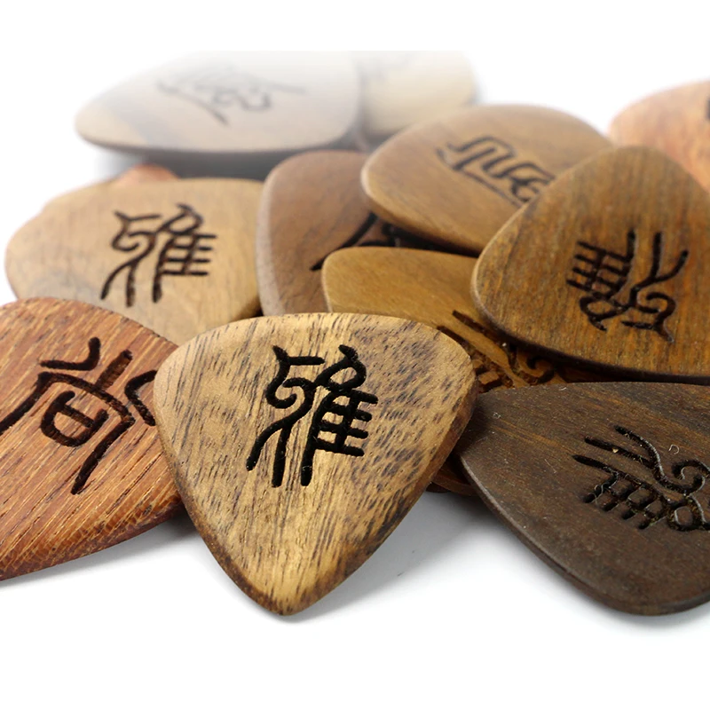 

Exquisite custom electric guitar ukulele solid wood guitar pick lettering