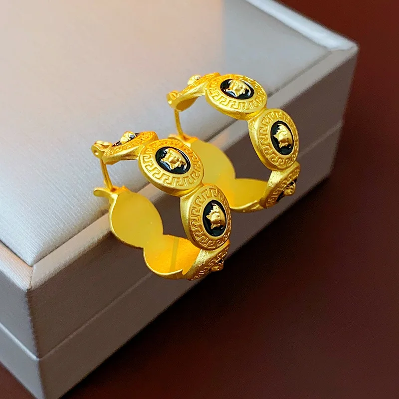 

Vintage Creative Oval Hoop Crystal Earrings Gold Plating C Shape Stud Earrings For Women