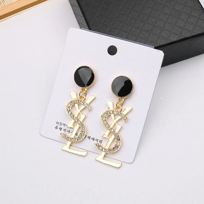 

Wholesale custom diamond-studded letter earrings super Fairy fashion trend silver needle earrings female pearl earrings