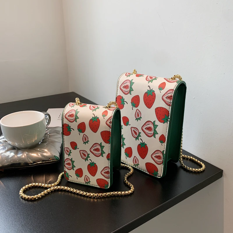 

Trending 2021 Strawberry Print Mommy and Me Purses Square Handbags Mahjong Bolsas Chain Crossbody Bags for Girls, Multi