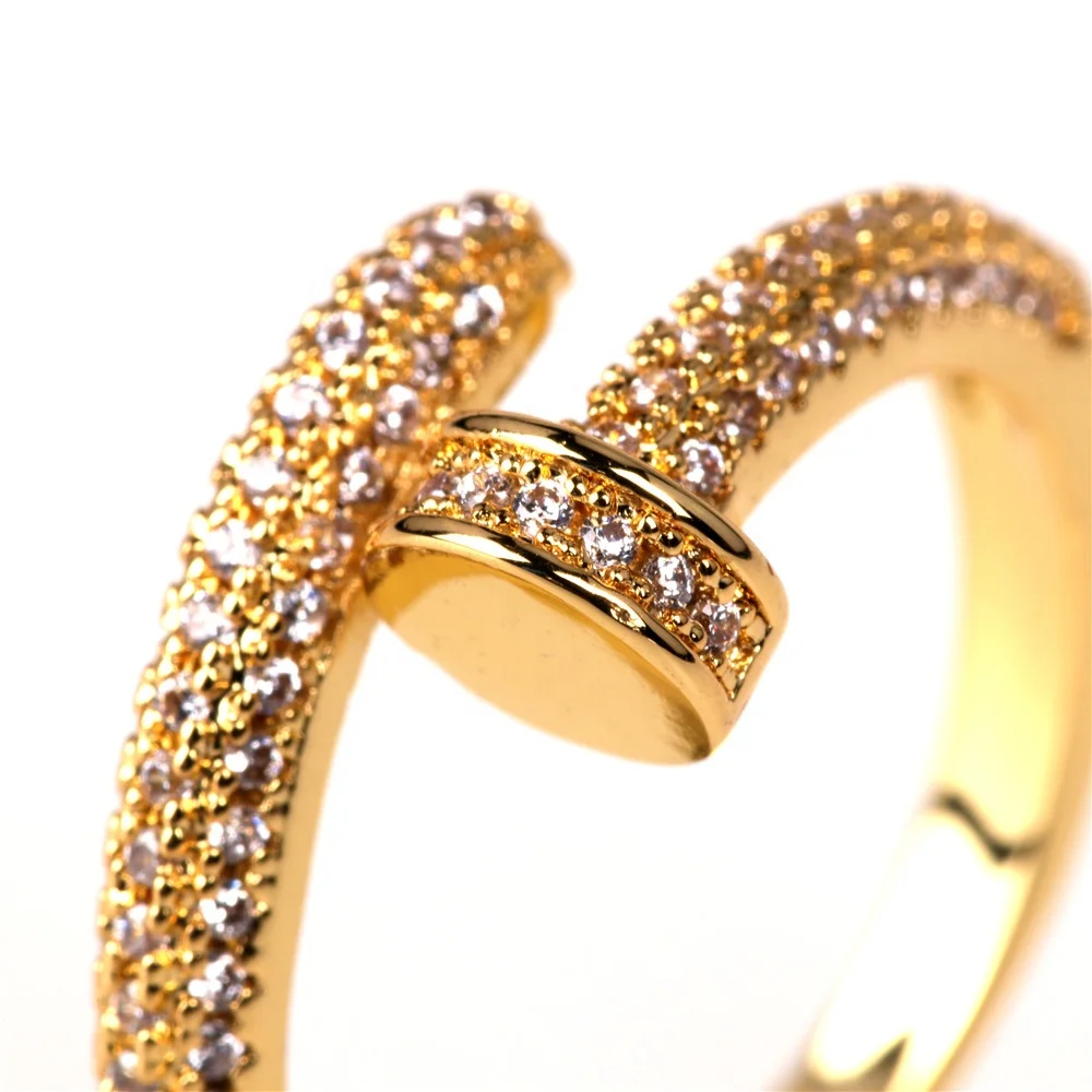 

New personalized minimalist djustable 18k gold platend dimond nail ring of women