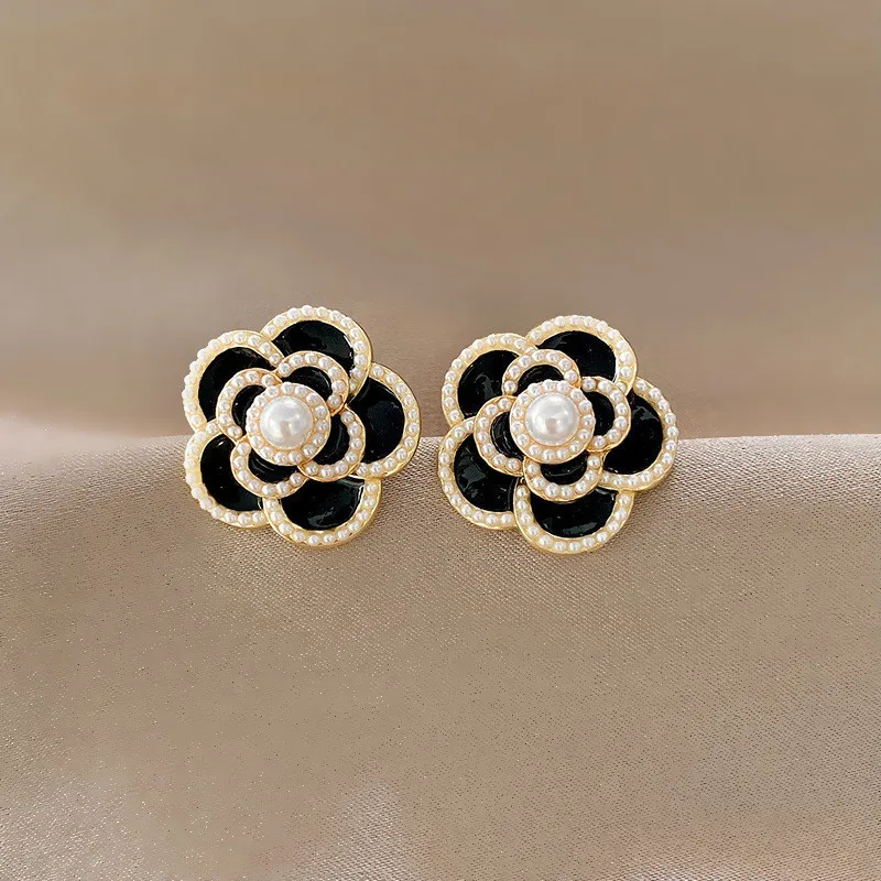 French Style Retro Oil Drop Pearl Camellia Flower Stud Earrings Female Fashion Jewelry Temperament Elegant Joias Da China