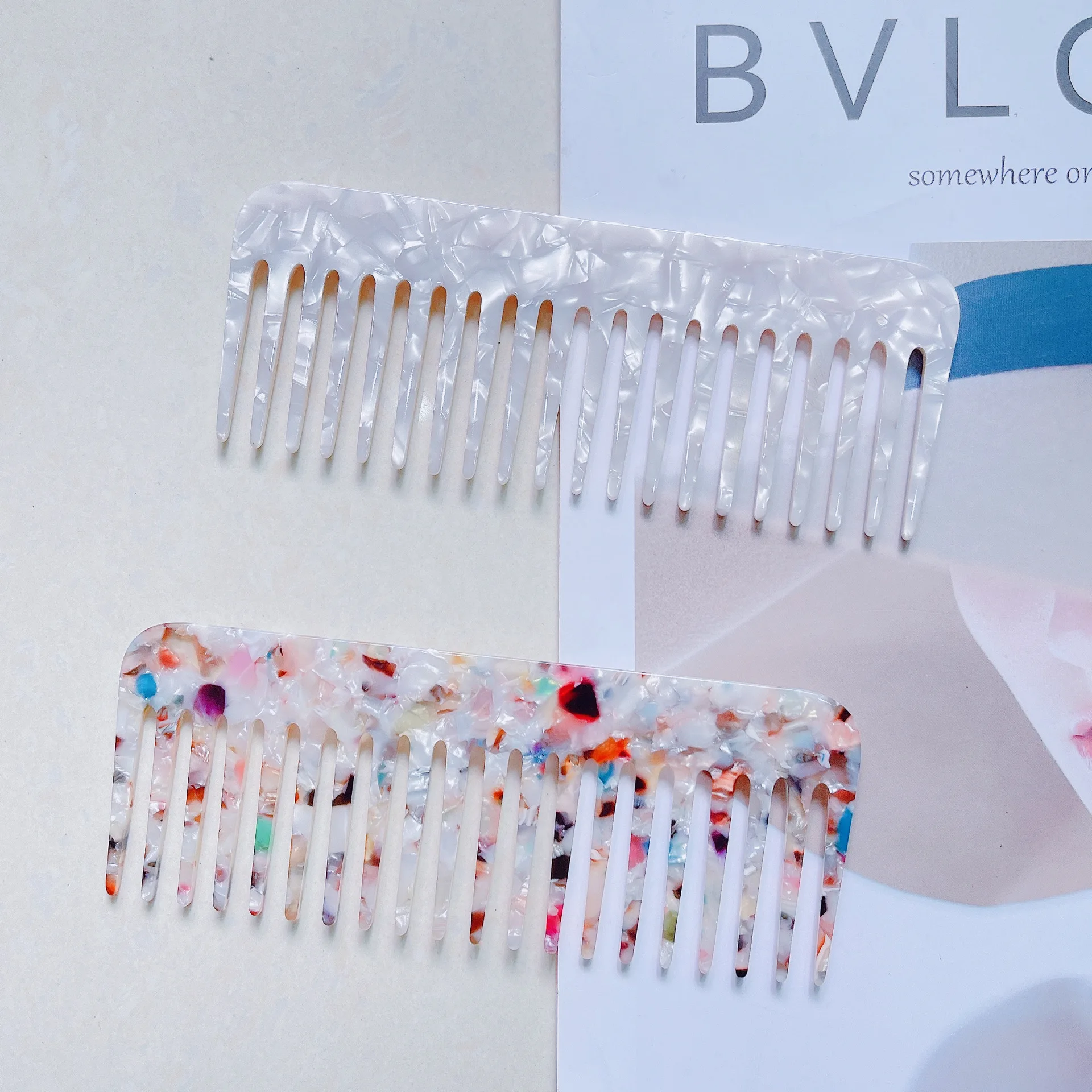 

Thickness White Shell Shape Tortoise Cellulose Shell Hair Combs Colored Marble Pattern Wide Tooth Straight Hair Comb, Picture