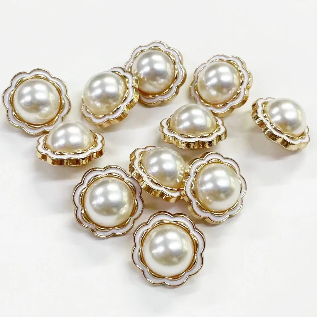 

2022 Popular 18mm White Pearl Shirt Button Flower Button Customized Metal Alloy Gold Buttons, Gold ,any colors can be customized