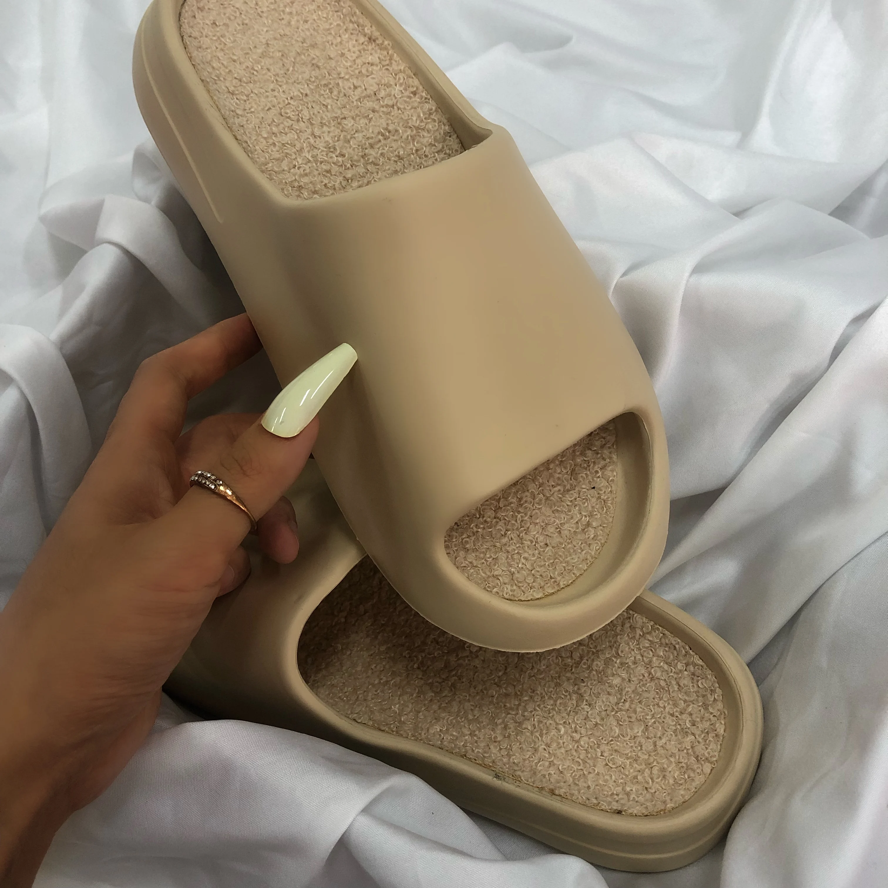 

EVA Women Slippers Indoor Slides Wave Thick Sole Soft Non-slip Shoes Label Home Slippers Open Toe Women fur Slipper Shoes
