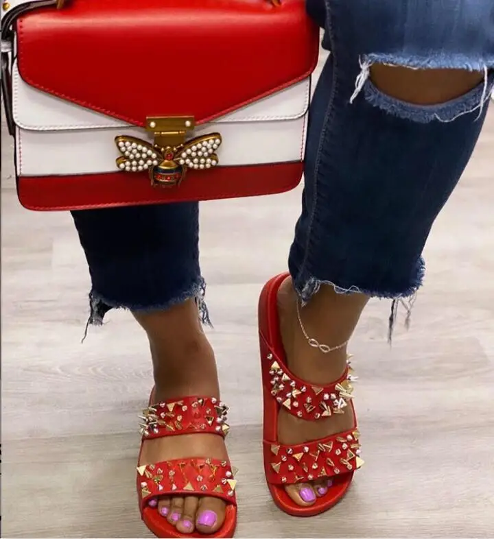 

Trendy high-quality shoulder messenger bag rivet slippers shoe bag set for women, Customized color