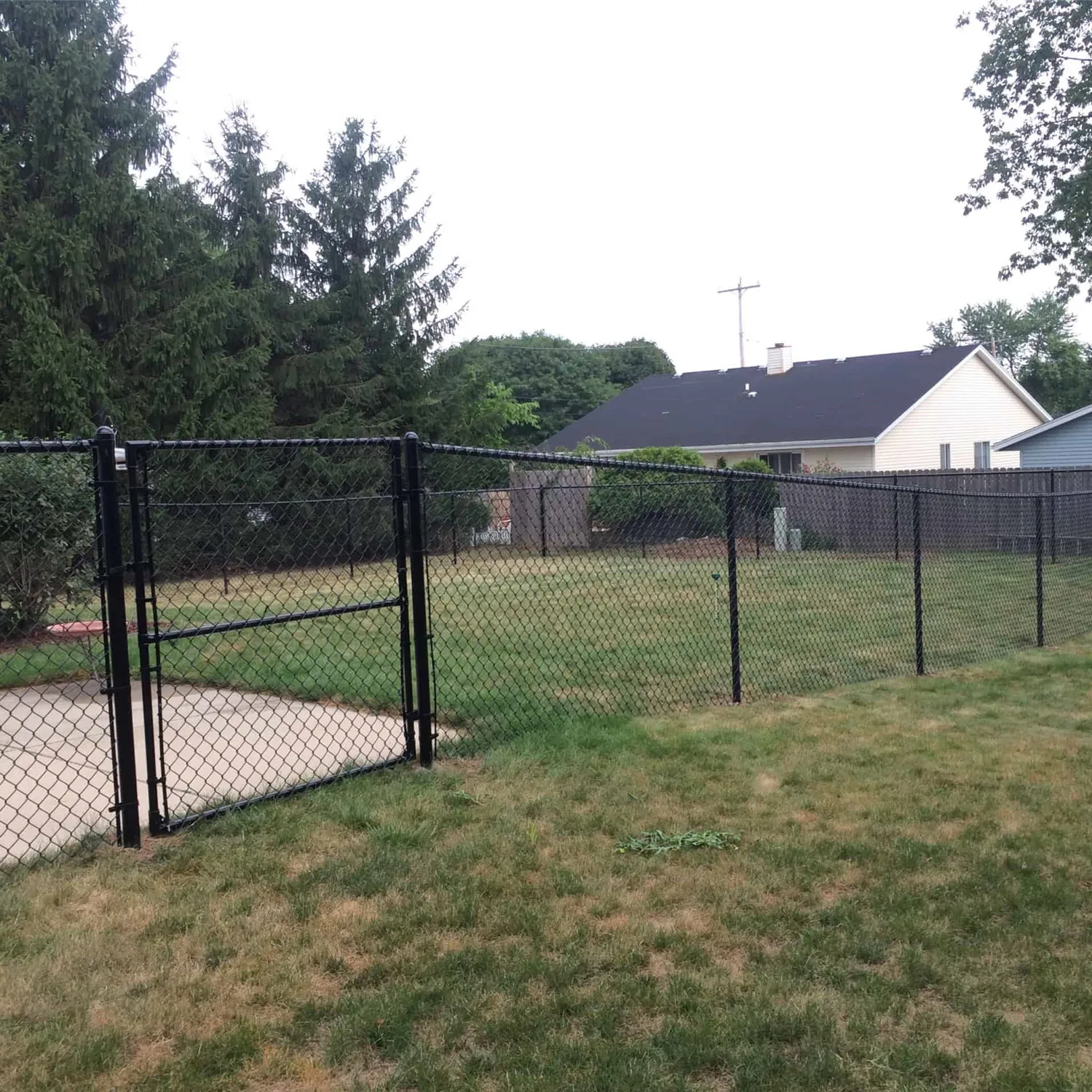 

Wholesale 6ft Black PVC Coated Used Chain Link Fence Panels Sale