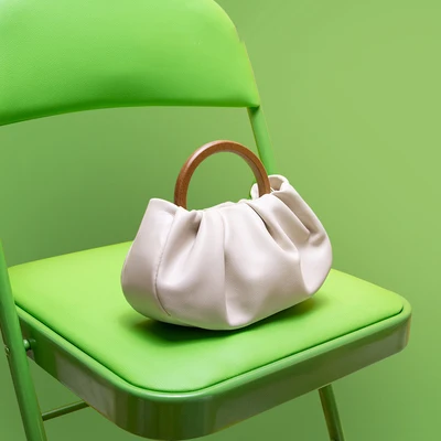 

Designer Luxury Soft PU Cloud Shape Wooden Top Handle Handbag Single Chain One Shoulder Bag