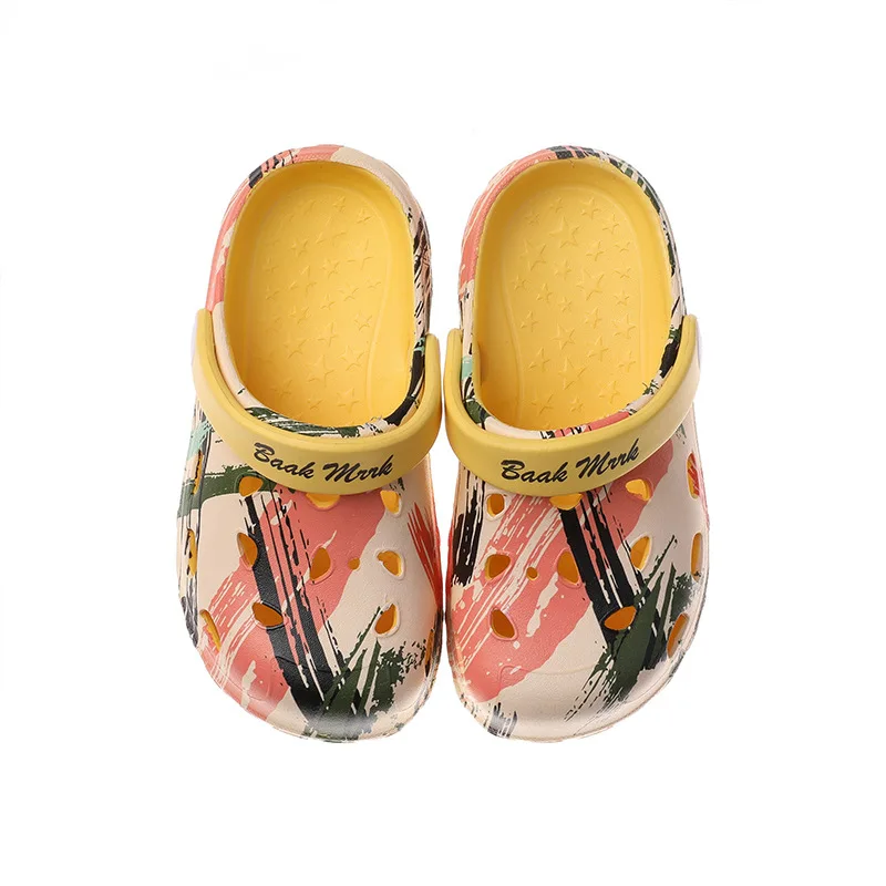 

Amazon INS Hot Selling Clogs Shoes Kids Rubber Cartoon Graffiti Summer Children Sandals Mules Anti Slip Hard Wearing Clog Kid