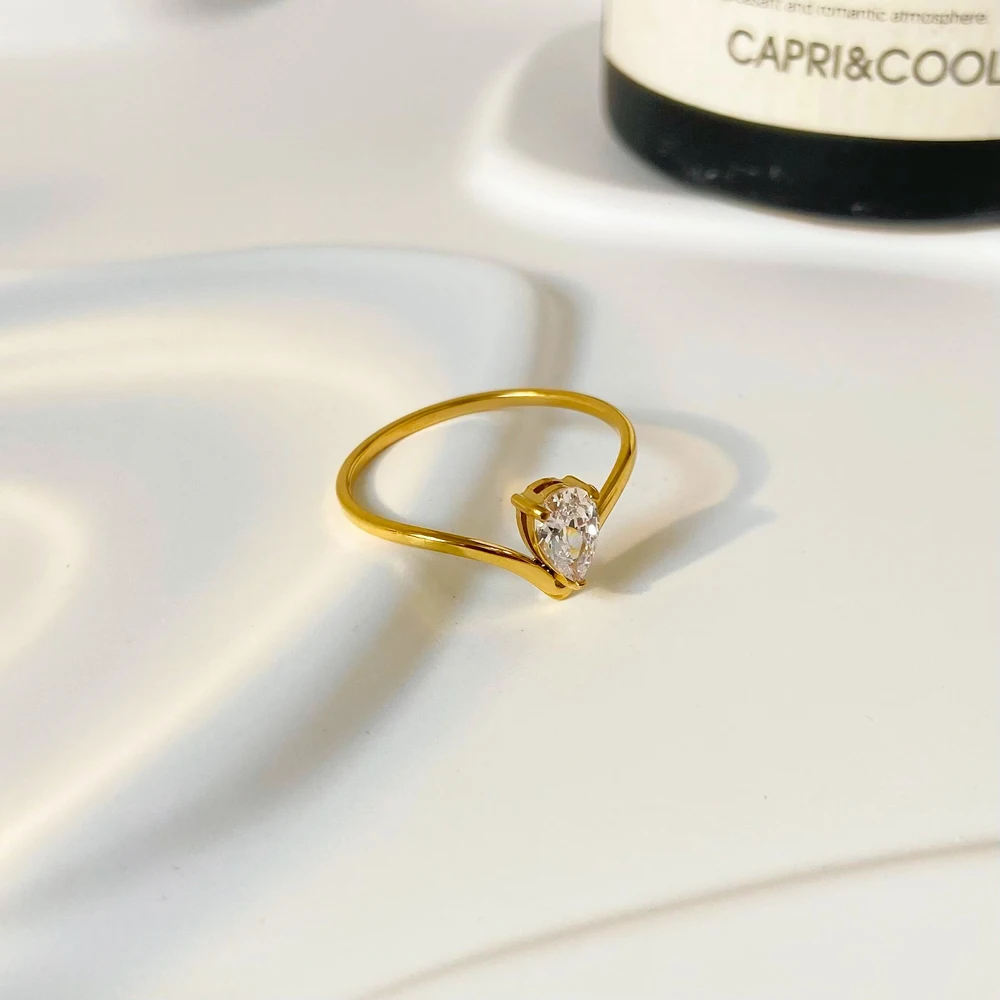 

Water Drop Zircon Super Fine Ring Titanium Steel Electroplated 18k Gold Ring Joyas de Acero inoxidable