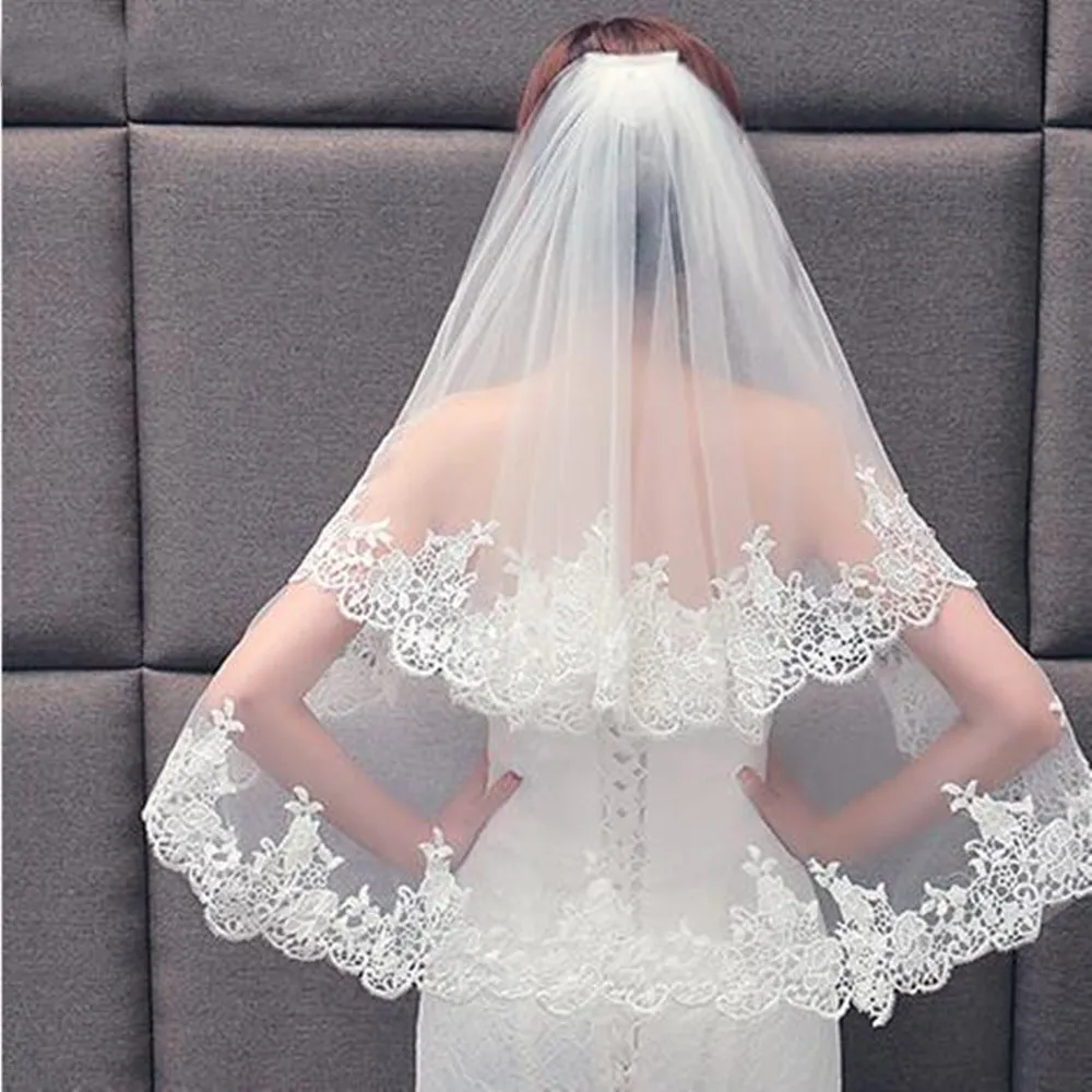 

2022 Elegant short Two Layers Lace Bridal Veil With Comb Women Wedding Veil White Ivory