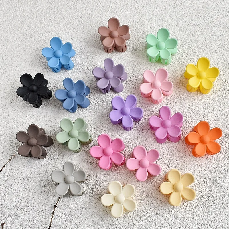 

Factory direct selling fashion matte mini korean hair claws 3.5 cm cute plastic child hair clips for girls