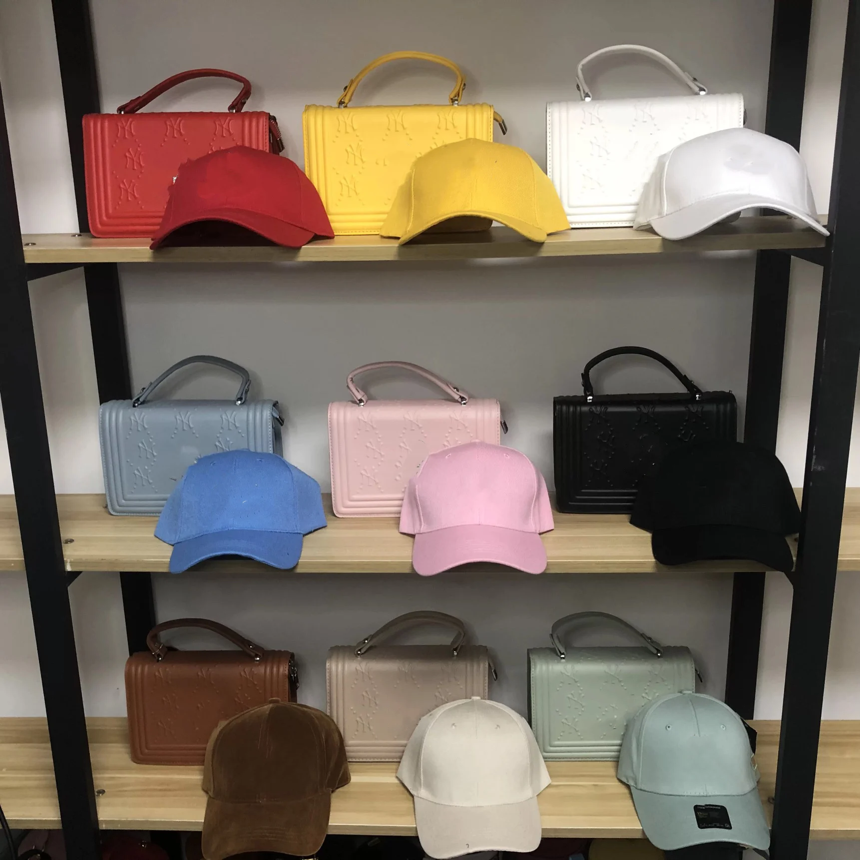 

2021 INS Trendy New Messenger Bag NY Purses and Hat Set SAC A Main Matching NY Bucket Hat and Purse Set for Women Wholesale