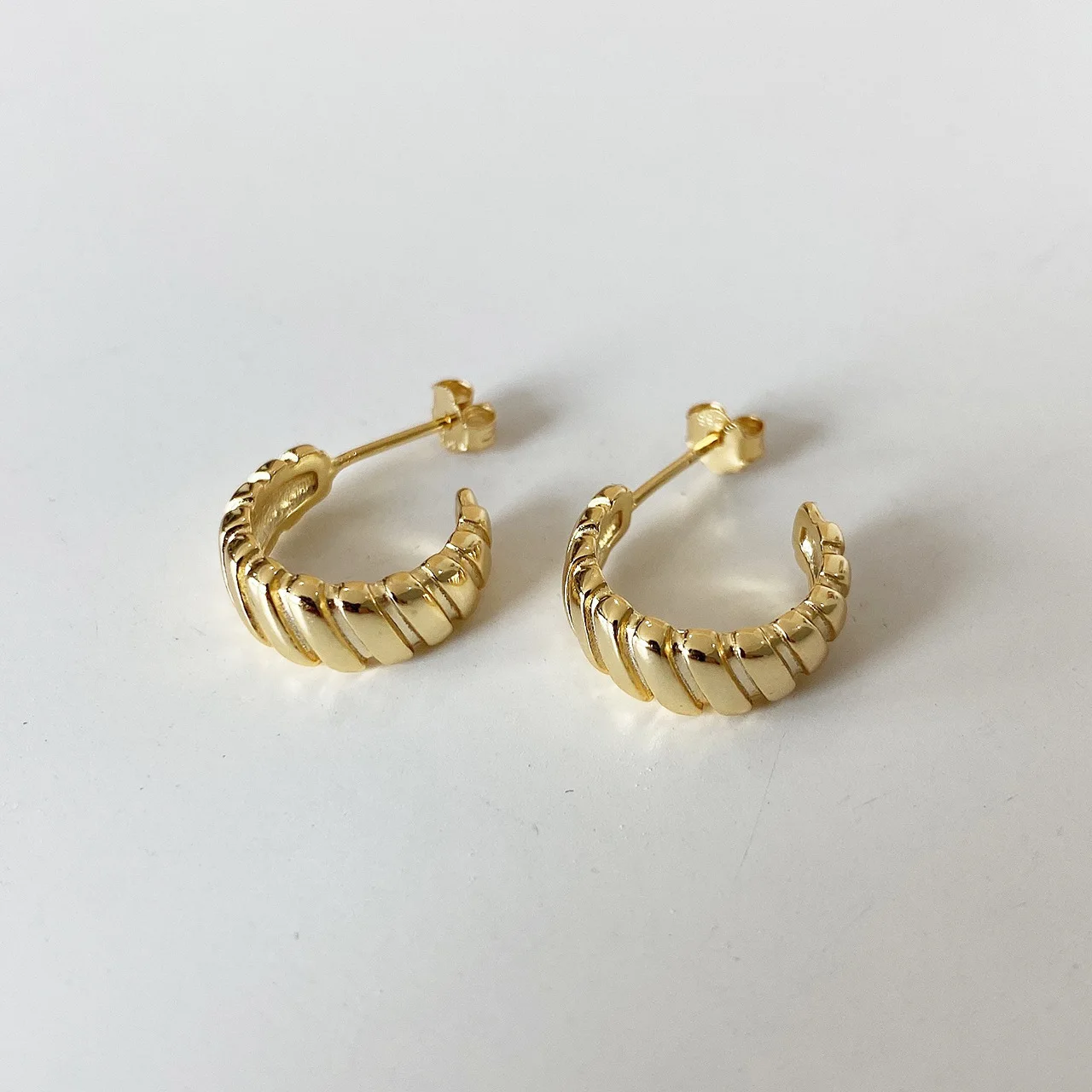 Elegant French Style Minimal Hoop Earrings 925 Sterling Silver 18k Gold Plated Croissant Earrings