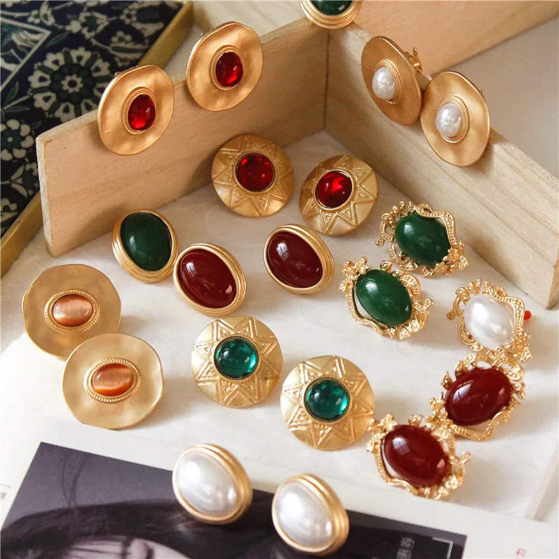 

European Vintage Jewelry Gold Plating Big Round Opal Gem Stone Stud Earrings Oval Shape Cabochon Garnet Stud Earrings
