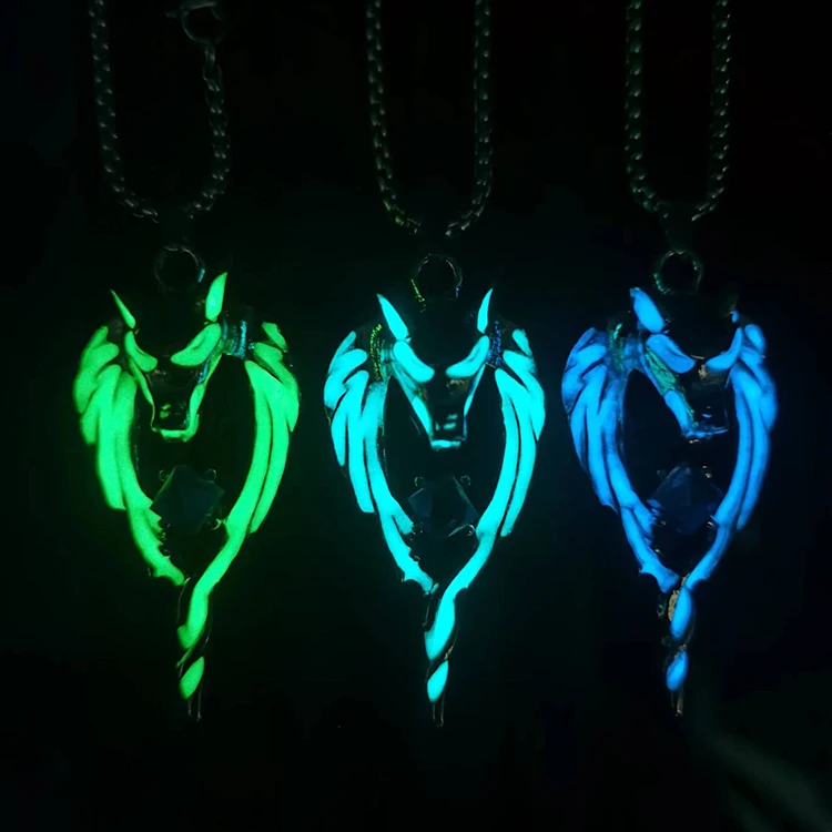 

K171 Wholesale Stainless Steel Chain Glow In The Dark Luminous Wolf Totem Pendant Men Hip Hop Punk Fashion Jewelry Necklaces