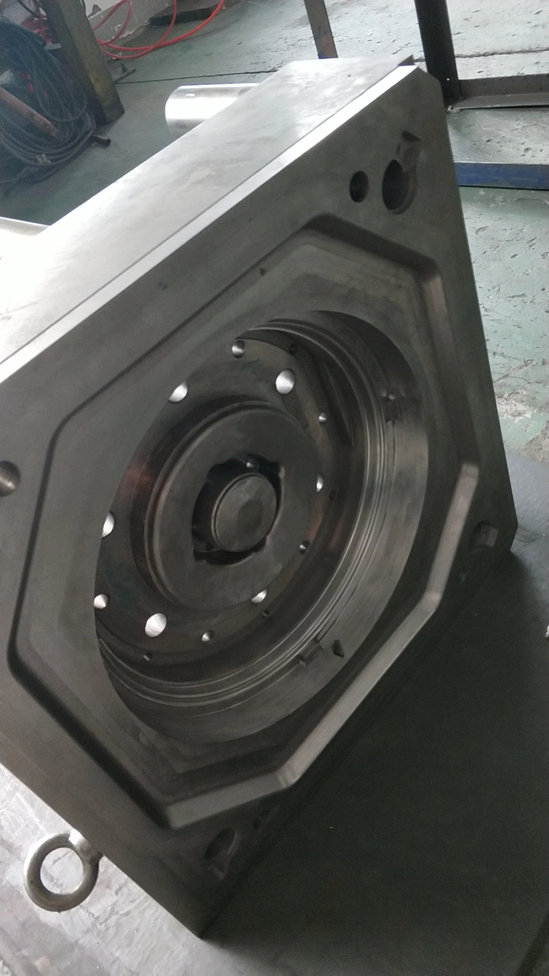 China Steel Casting Foundry Metal Pig Iron Machine Electric Furnace