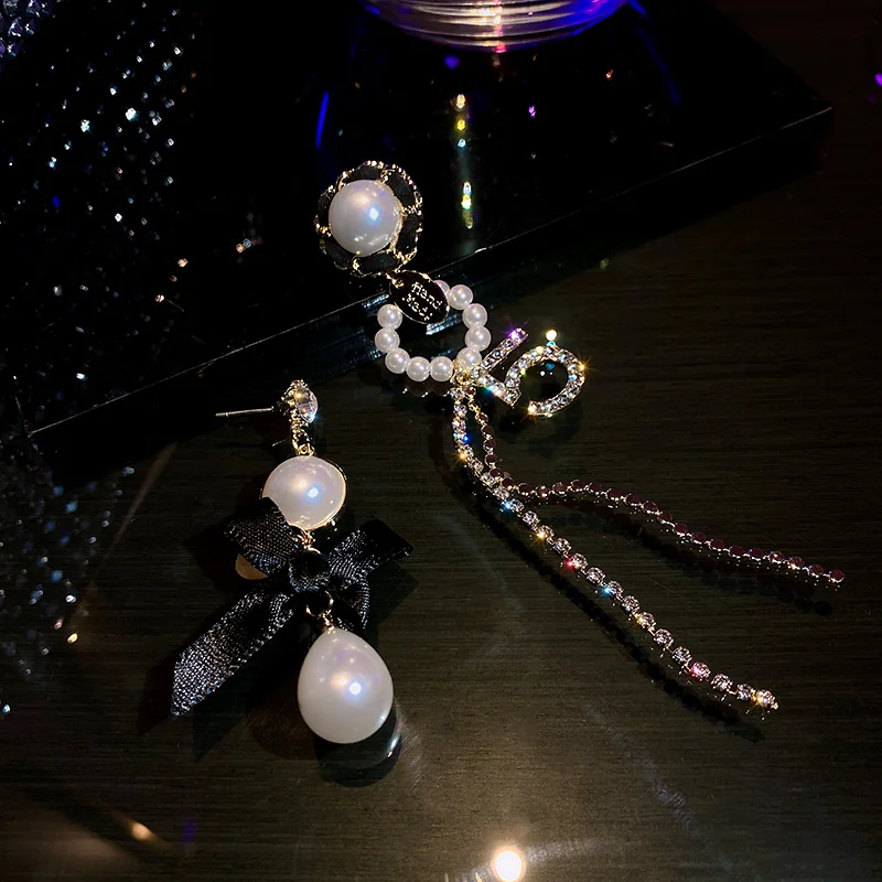 

trendy fashion asymmetry crystal roman number earrings