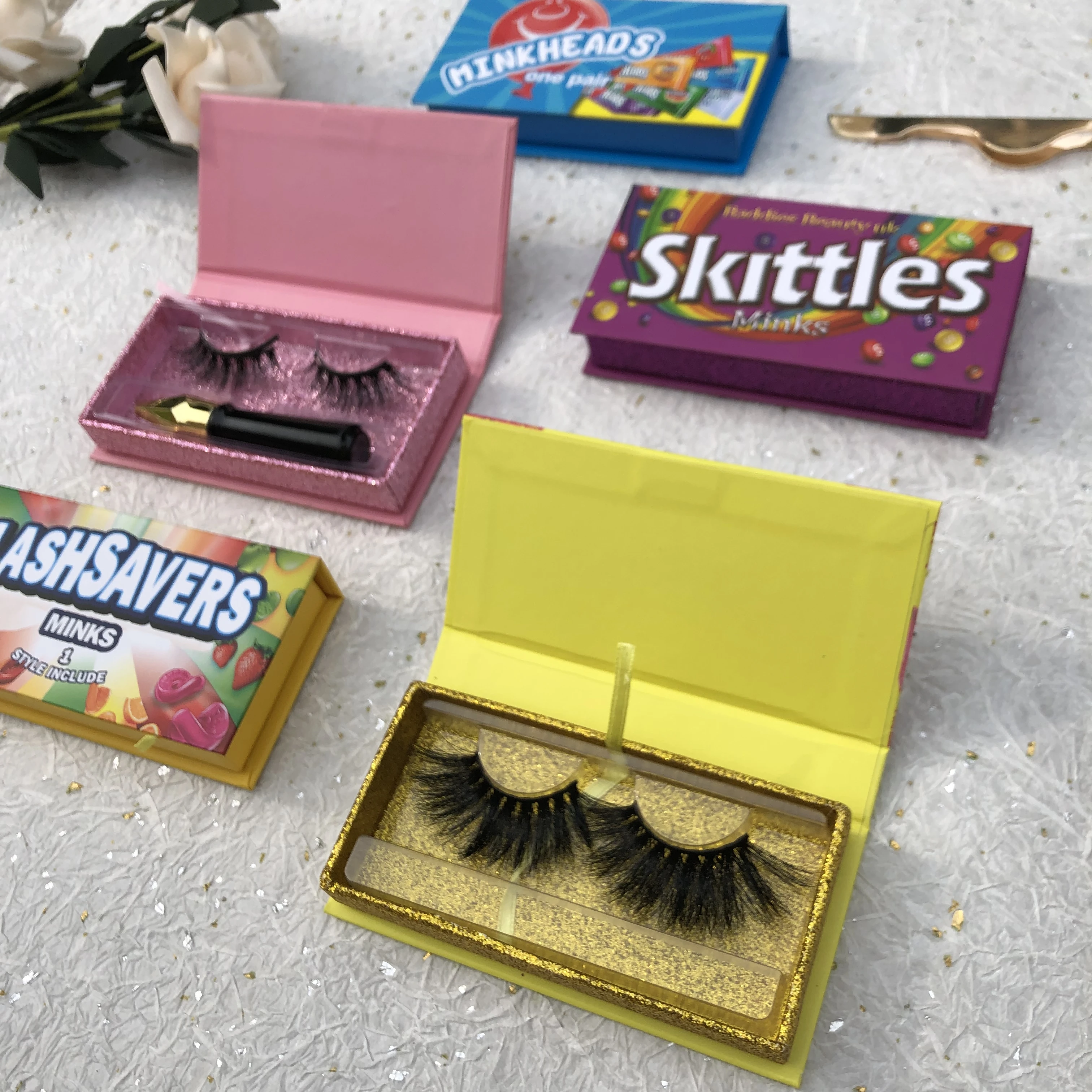 

2021 New product release pink eyelash paper packaging box custom logo paper eyelash box