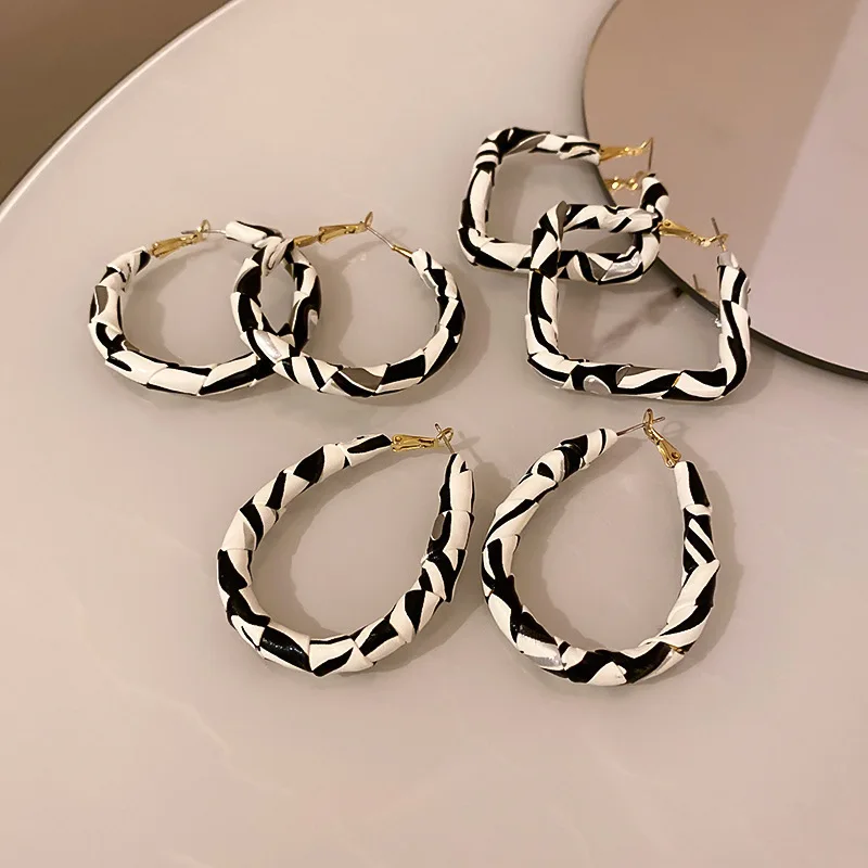 

Fashion Exaggerate Black White Striped Leather Geometric Circle Earrings Zebra Stripe Leather Hoop Earrings For Women