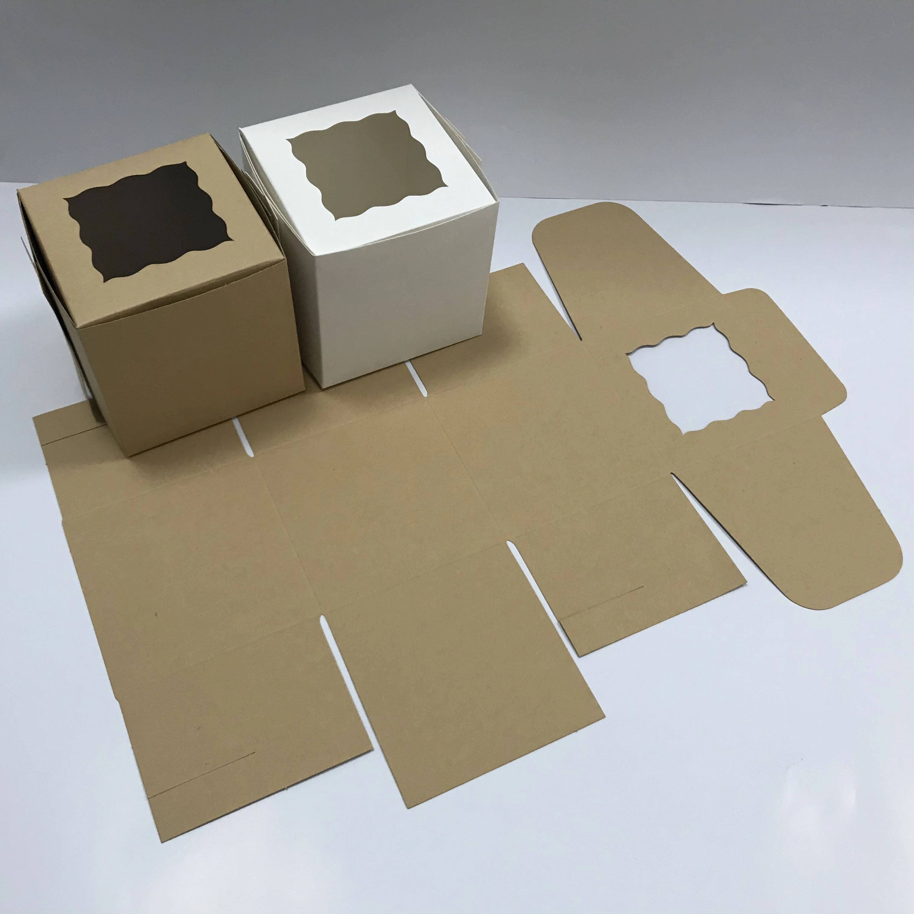 白色和牛皮纸食品级纸制迷你纸杯蛋糕包装盒