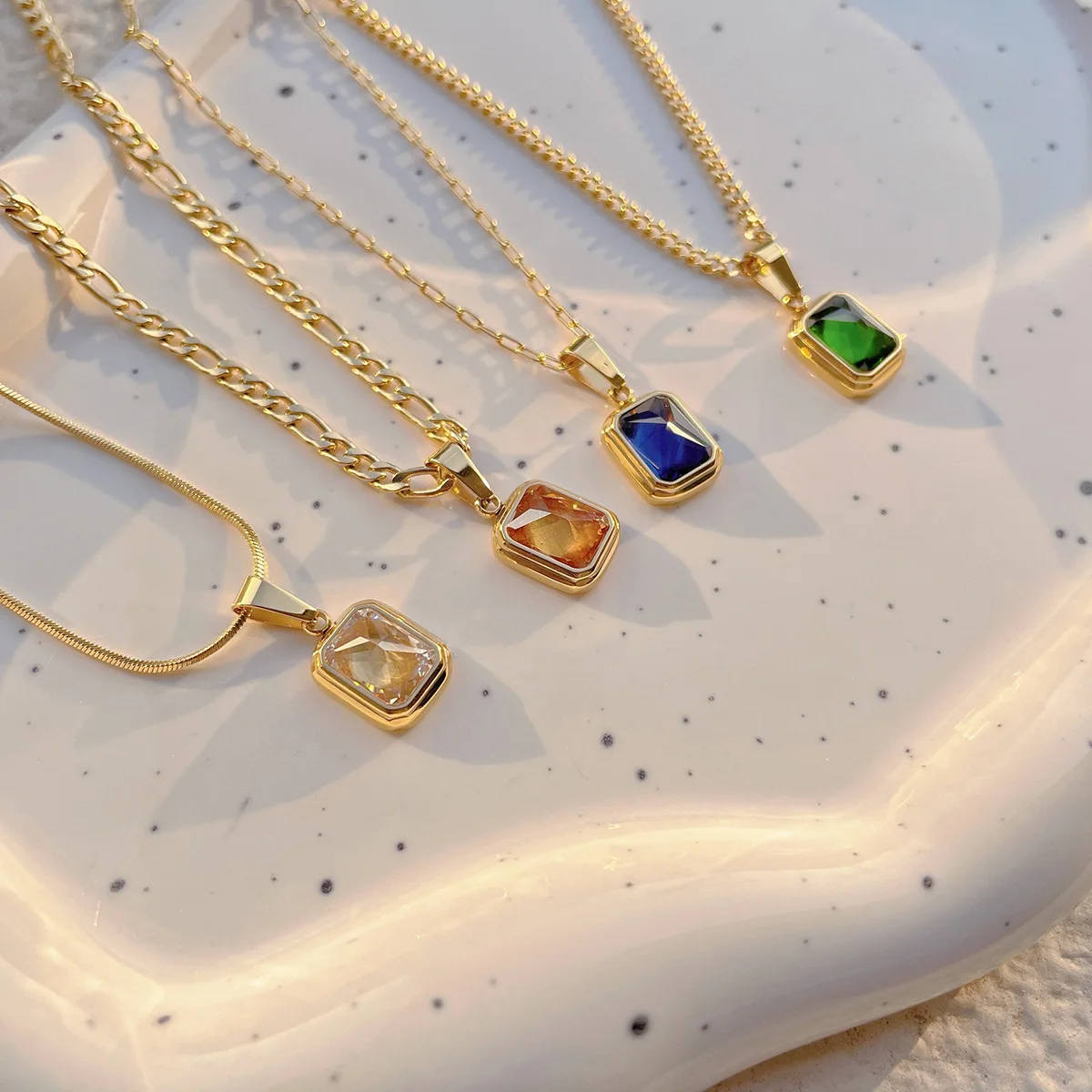 

Wholesale Green Blue 18K Gold Plated Gemstone Necklace Stainless Steel Vintage Fashion Jewelry Necklace