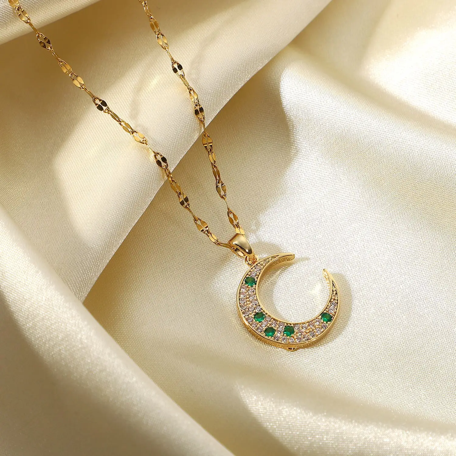 

Vershal B383 Elegant 18k Gold Plated Stainless Steel Pave CZ Emerald Moon Pendant Necklace