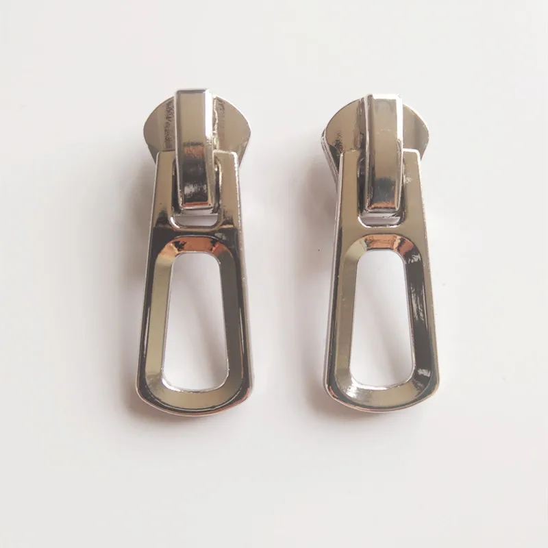 

High Quality Low Price Metal Zinc Alloy Auto Lock Plated Sliver Oval Shape Puller Slider, Customized color