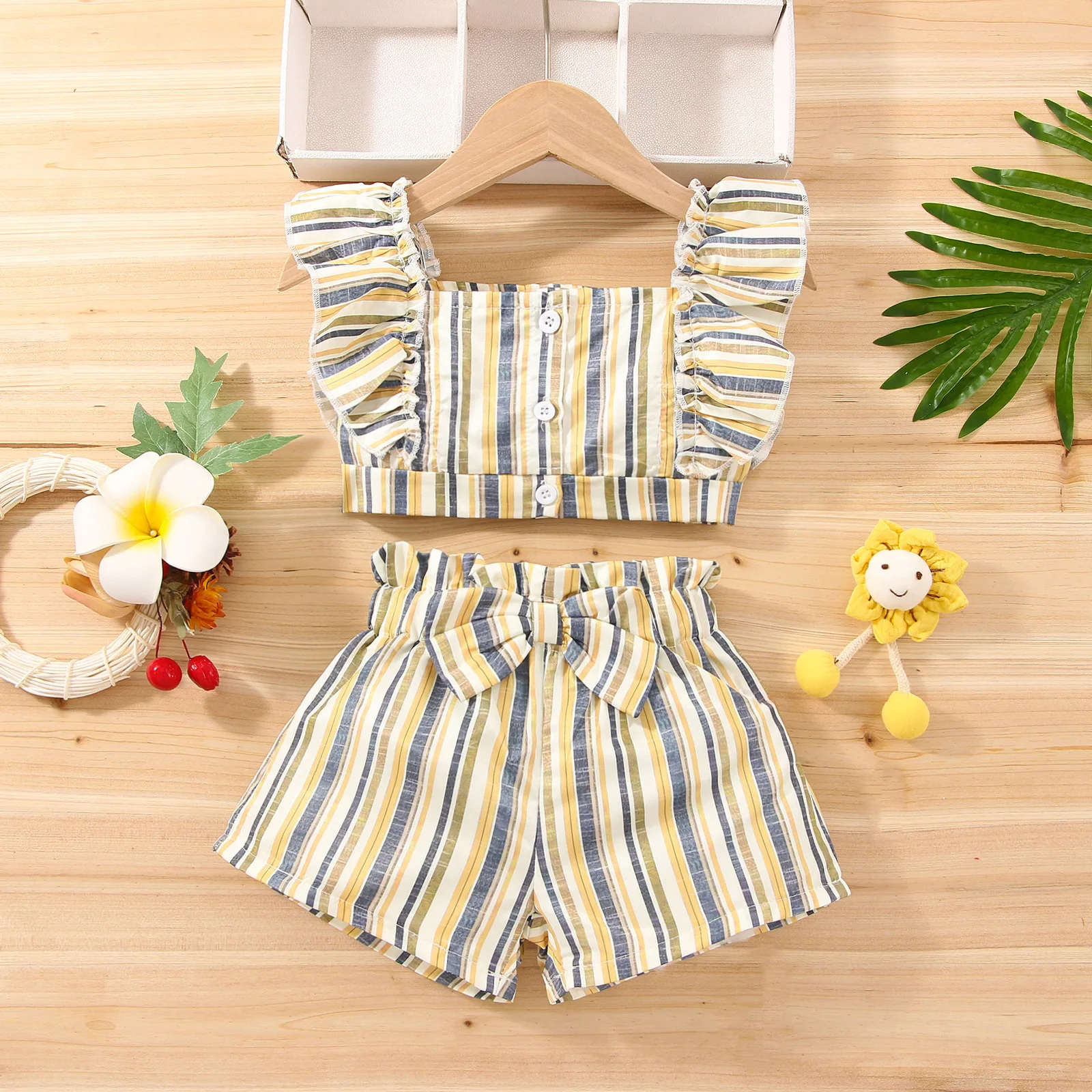 

New arrival fly sleeves striped flounces linen stripe Baby girls' clothing two piece sets wholesale