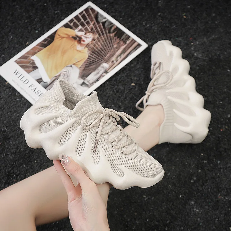 

High Quality Couple Model Lightweight Hot Selling Fly Woven Fashionable Women Sport Running Casual Shoes