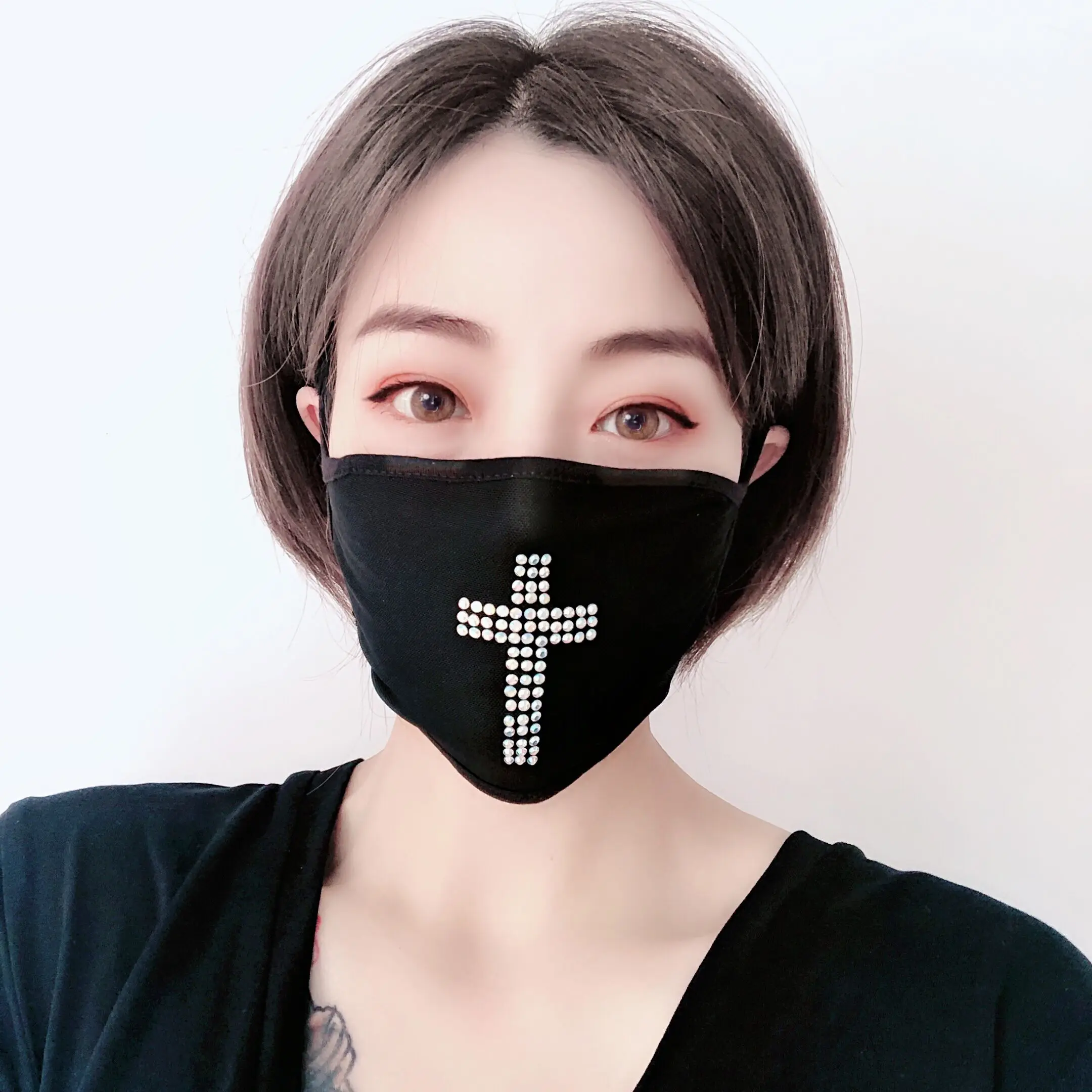 
Hot Sale Newest Fashion pattern Crystal Bling Bling Face Mask Luxury Diamond Party Masks 