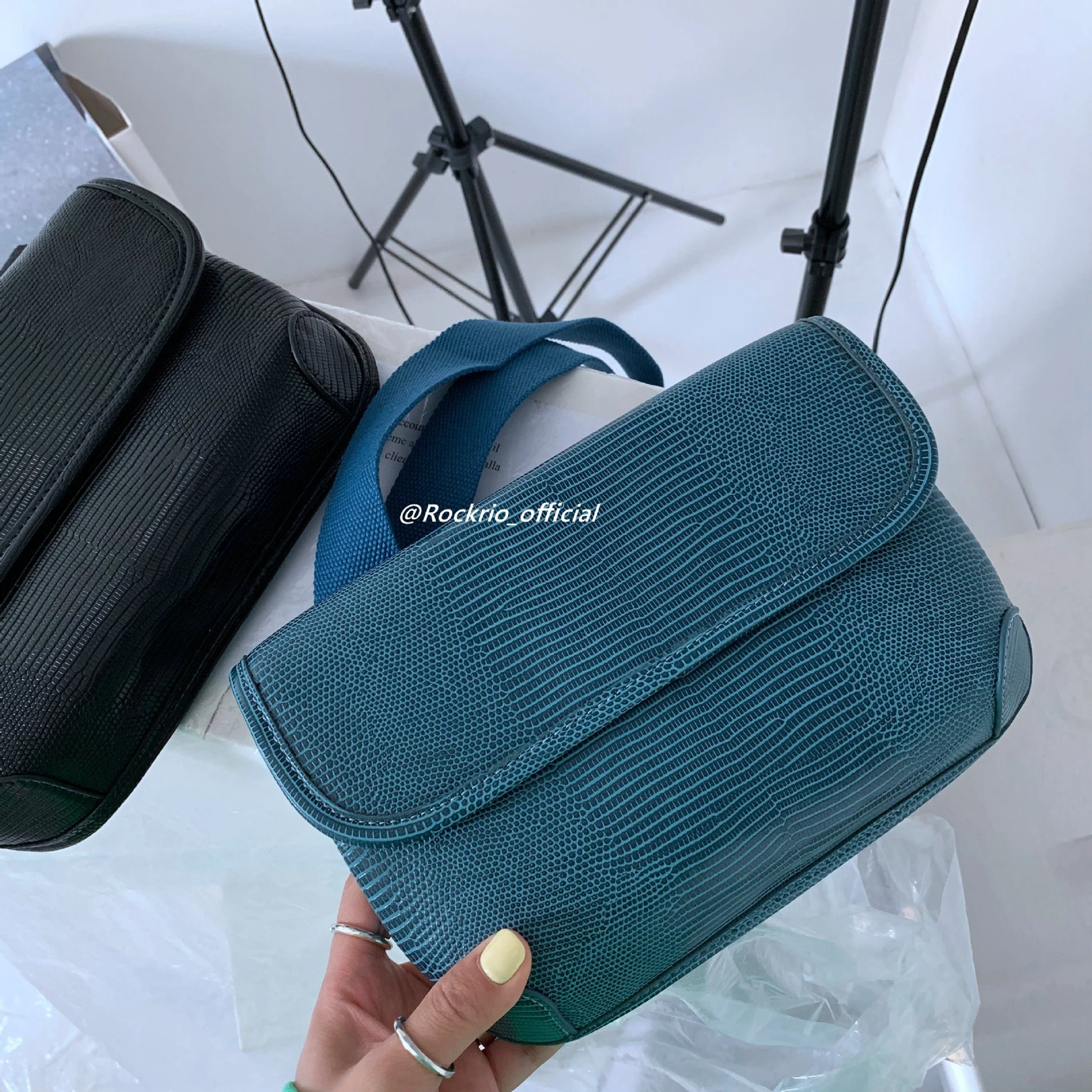 

XP1404 Envelope Bag Textured Lizard Print Shoulder Crossbody Niche Square Retro Waist Bag