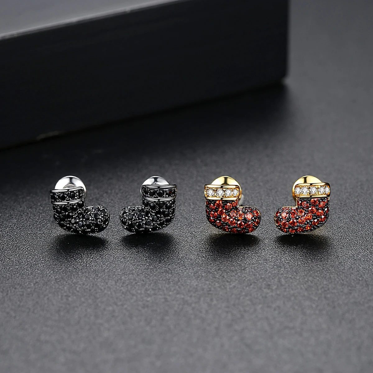 LUOTEEMI Brand Trendy Fashion Jewelry Cute Tiny Ruby and Black CZ Sock Christmas Stud Earrings for Girls