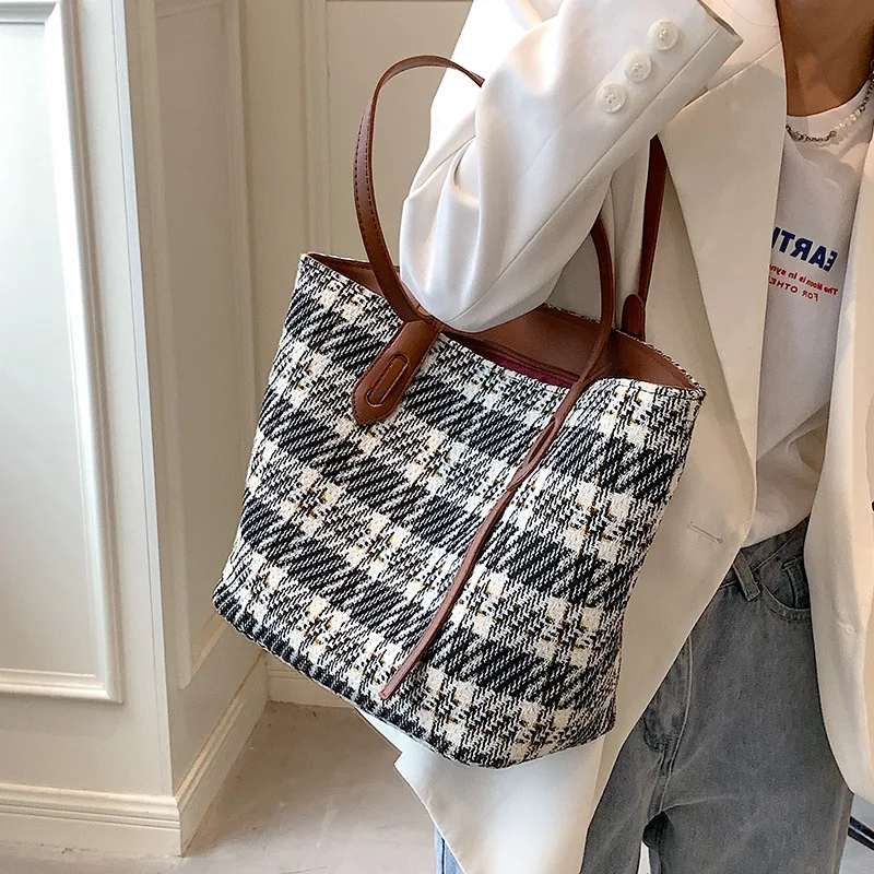 

Fashion Plaid Handbags Casual Shoulder Bags for Women Large Capacity Tote Travel Female Shopper Bag Women's Design Hand Bags, Black,white,brown