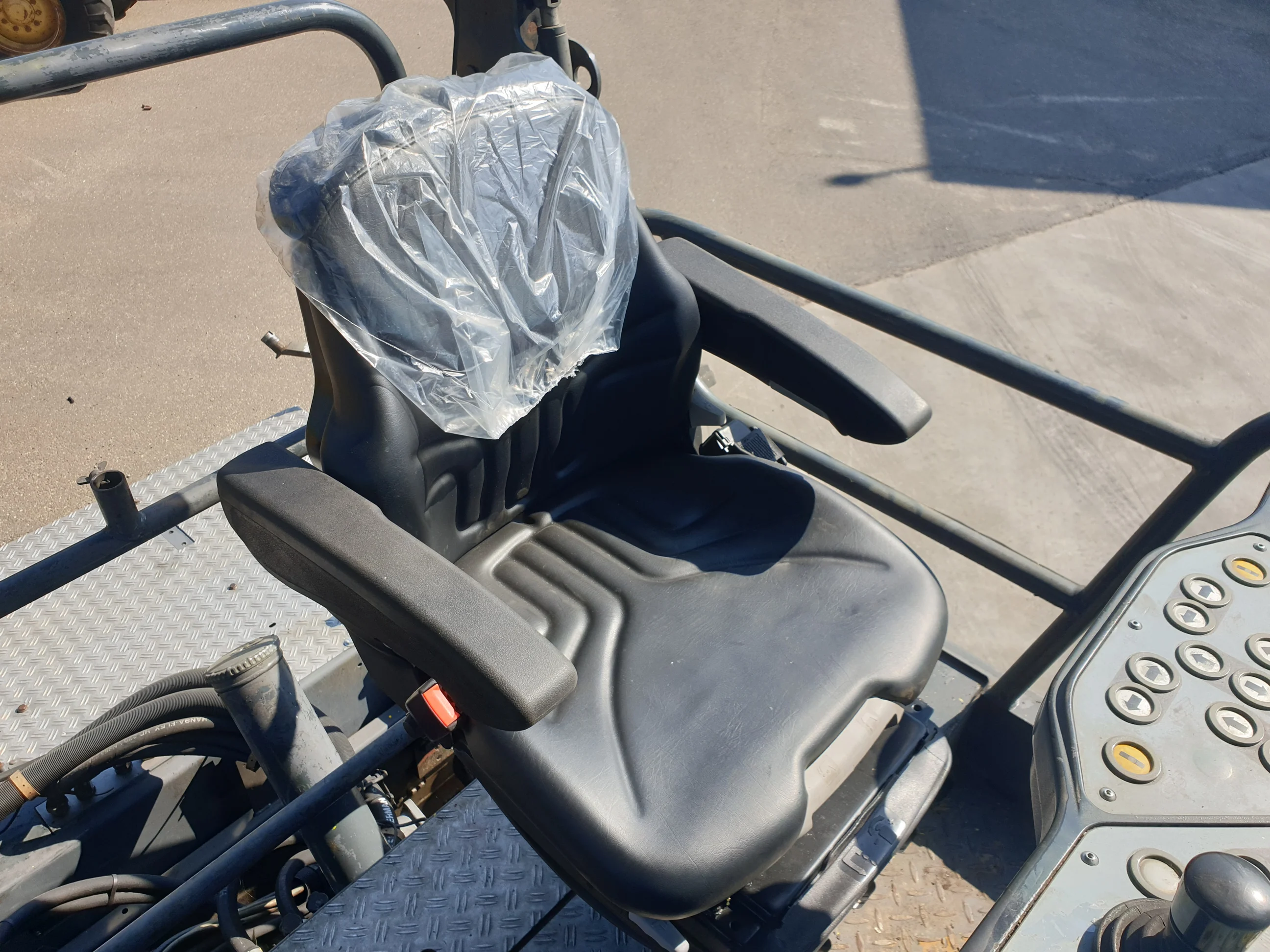 
VOGELE SUPER 2100-2 Asphalt Paver 